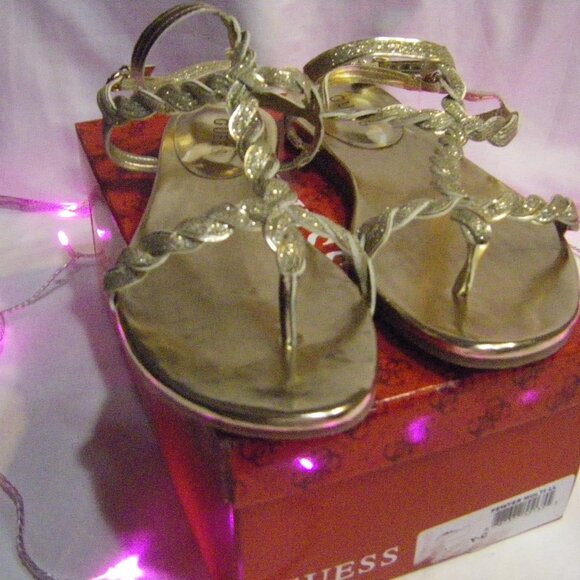 GUESS Ankle Strap Flat Sandal Gold Metalic Braided Women's Size 9 New In Box - Picture 1 of 13
